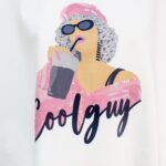 Sukongfashion NO.16139 Women's T-Shirts with Cool Lady Portrait Print in Pink-detail