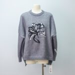 Chic 3D Flower with Pendant Embellishments Women Sweater-gray