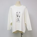 Sukong fashion NO.10521-1 Air Layer Women's Long Sleeve T-shirt with Split Sides and Portrait Print-1